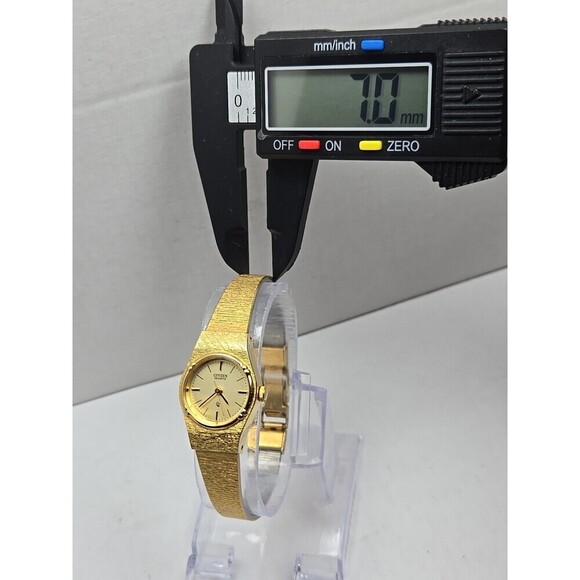 Citizen Quartz 2030 Gold Plated Textured Bracelet Ladies Watch New Battery - Picture 5 of 10